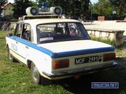 Spływ kajaków i łodzi rzecznych w stylu retro